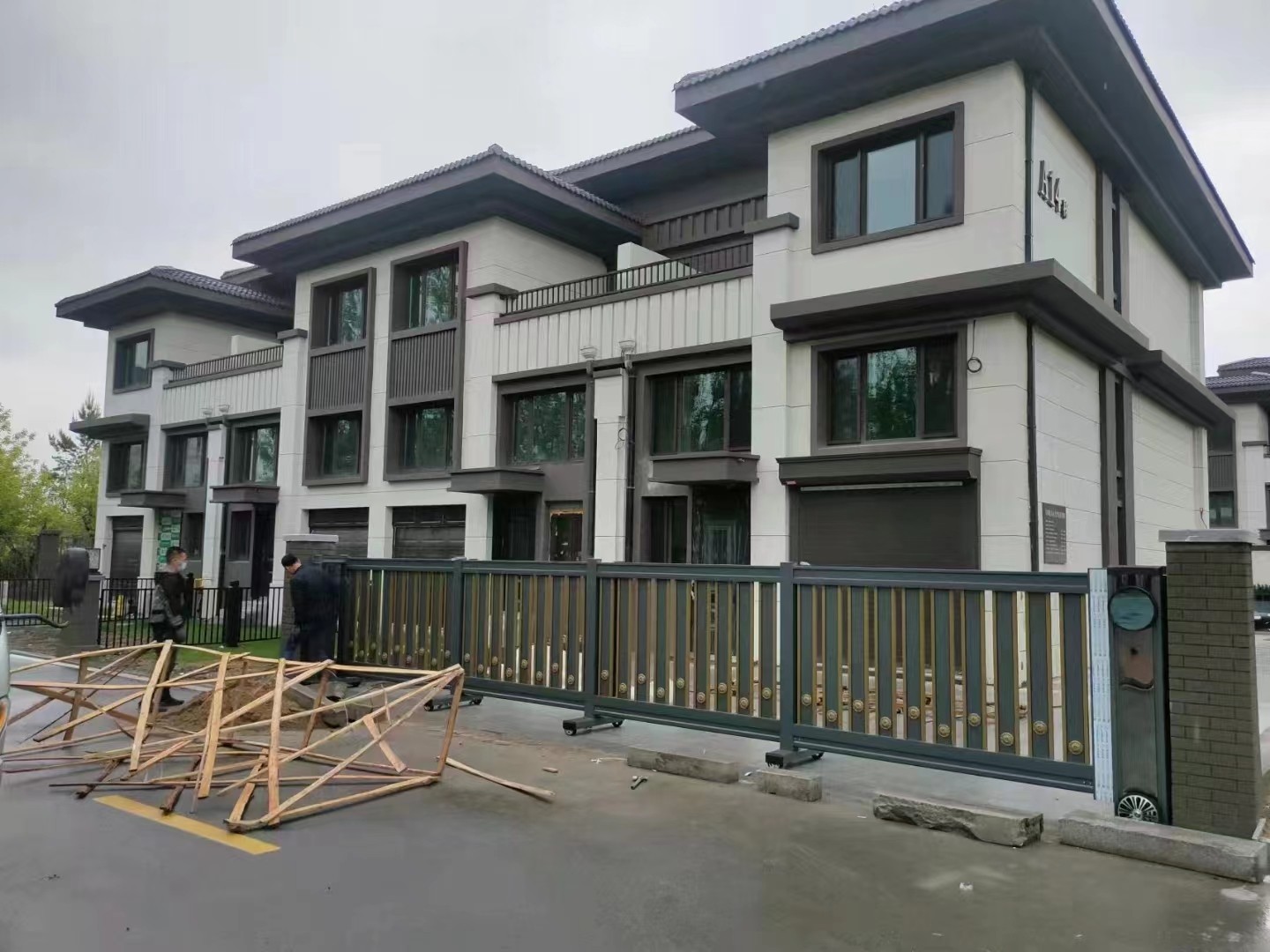 如皋市伸缩门电话